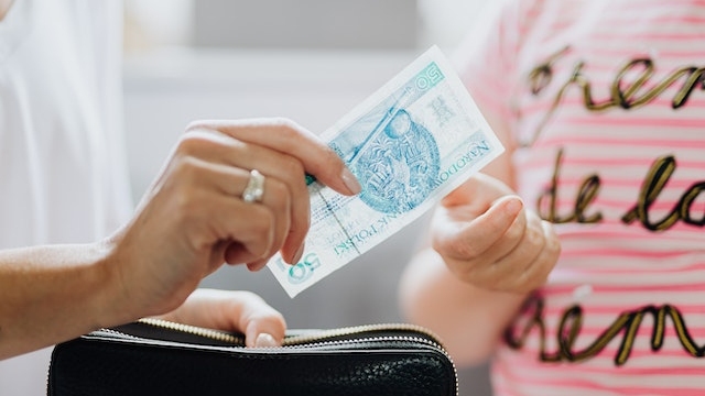 Transfer pieniędzy z Anglii do Polski