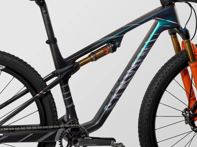 2025 Canyon Lux World Cup CFR MACH874 Mountain Bike (ZONACYCLES)