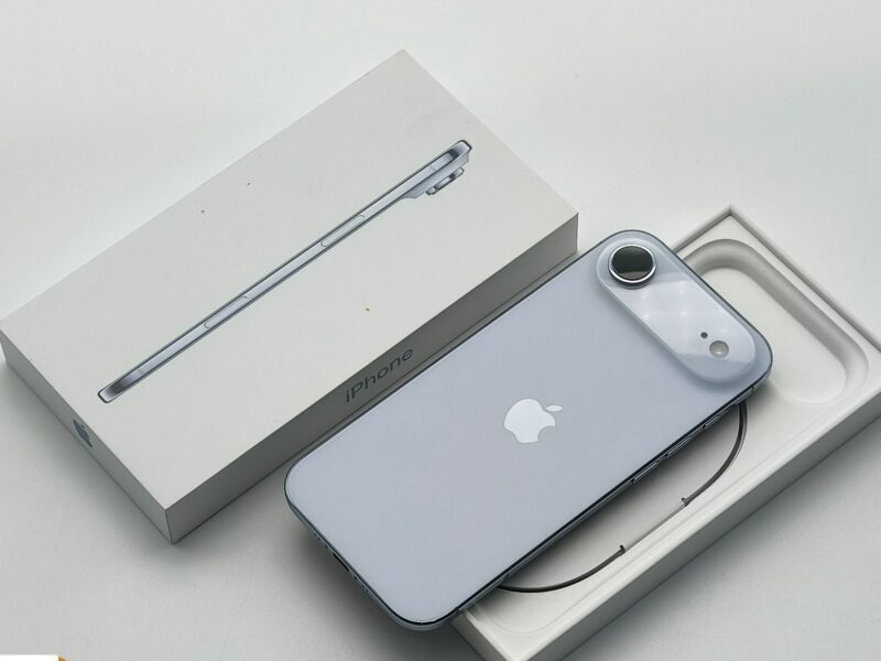 Apple iPhone 17 Pro Max, iPhone 17 Pro, iPhone 17, iPhone Air, iPhone 16 Pro Max, iPhone 16 Pro, iPhone 16, iPhone 16 Plus, iPhone 15 Pro Max, iPhone 15 Pro, Samsung Galaxy S26 Ultra, Samsung Galaxy S26, Samsung Galaxy S26+, Samsung S25 Ultra